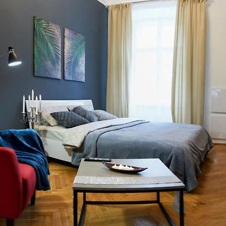 Stylish Apartments In The Center Lviv Exteriör bild