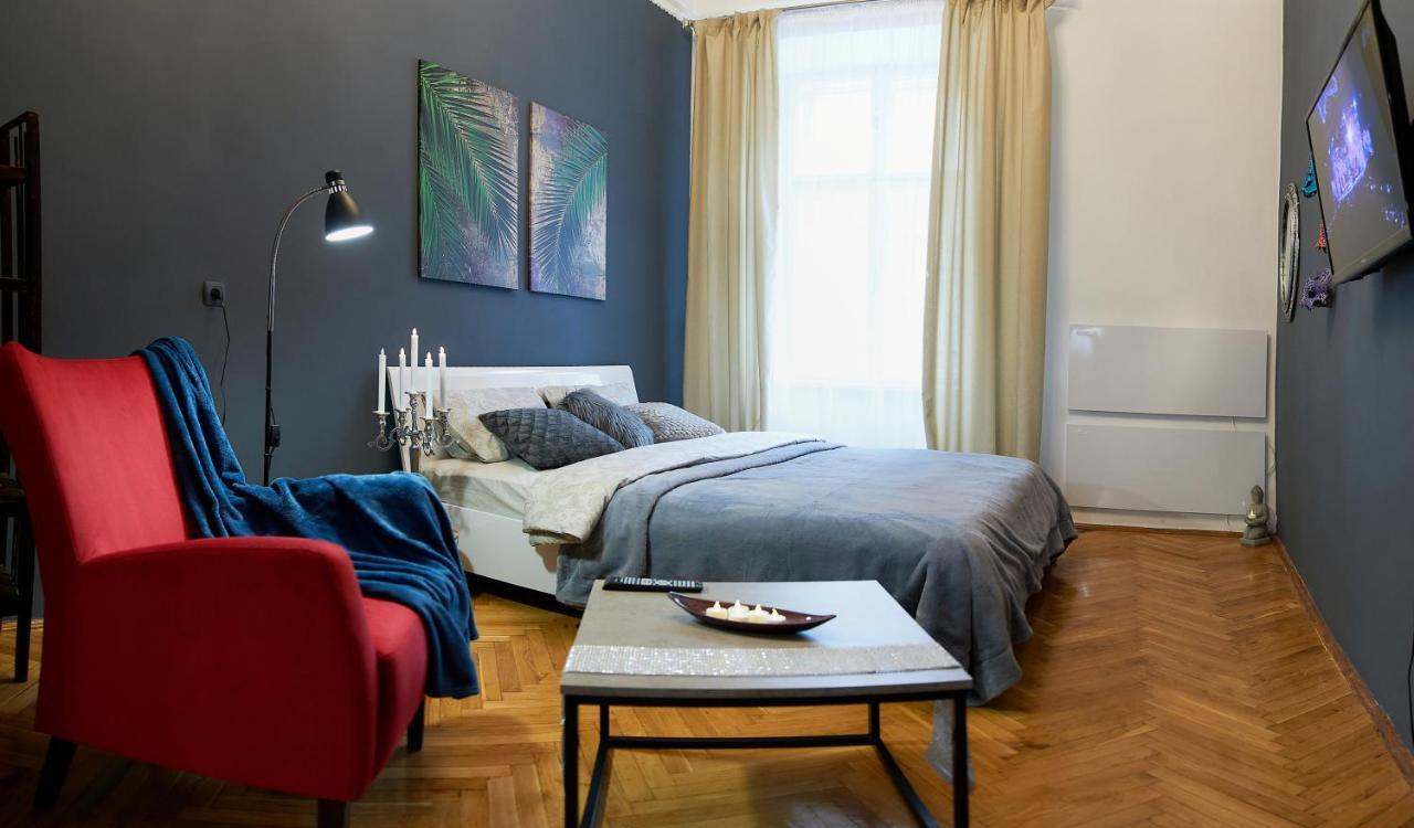Stylish Apartments In The Center Lviv Exteriör bild